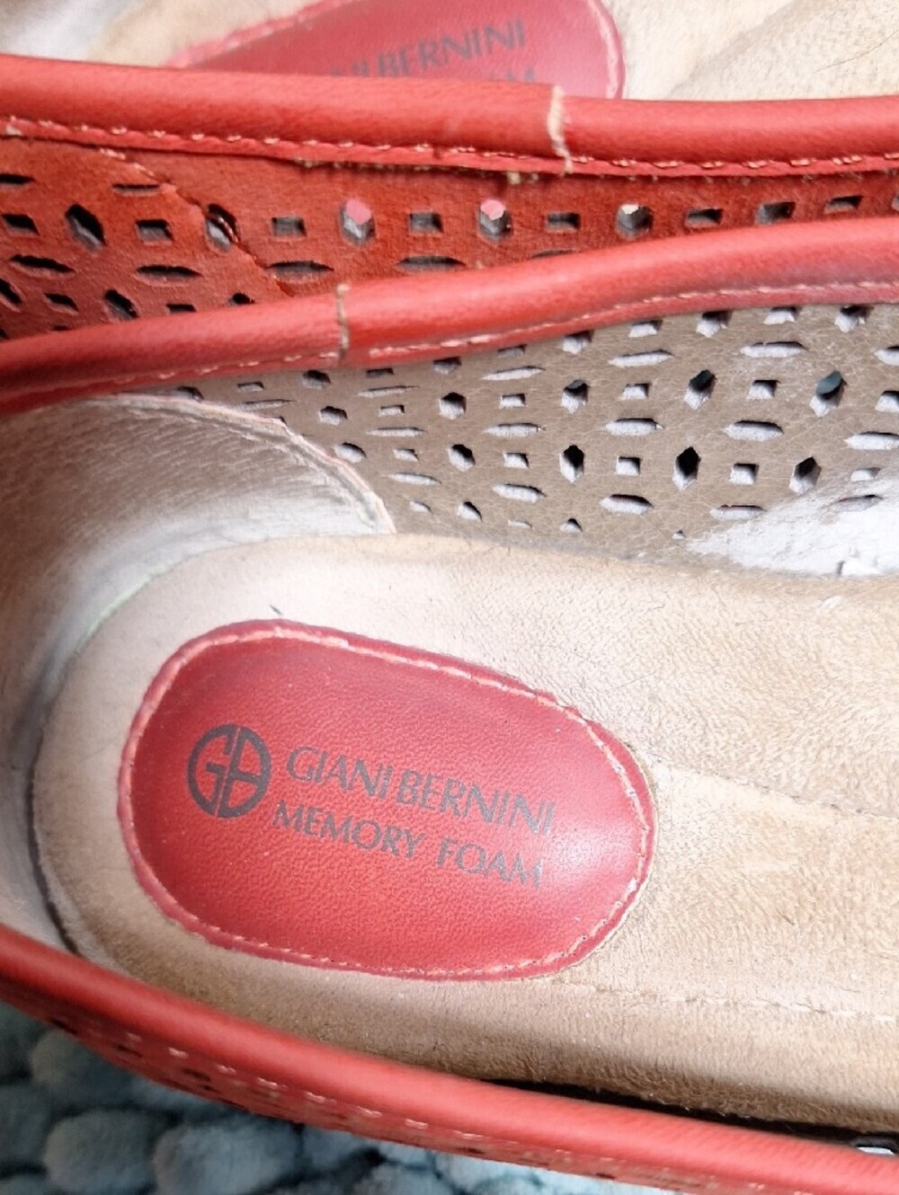 Giani Bernini Coral Laser-Cut Bow Ballet Flats - Picture 3 of 6